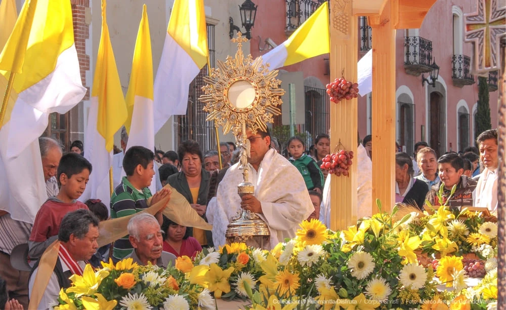 Preparación de tapetes de Corpus Christi