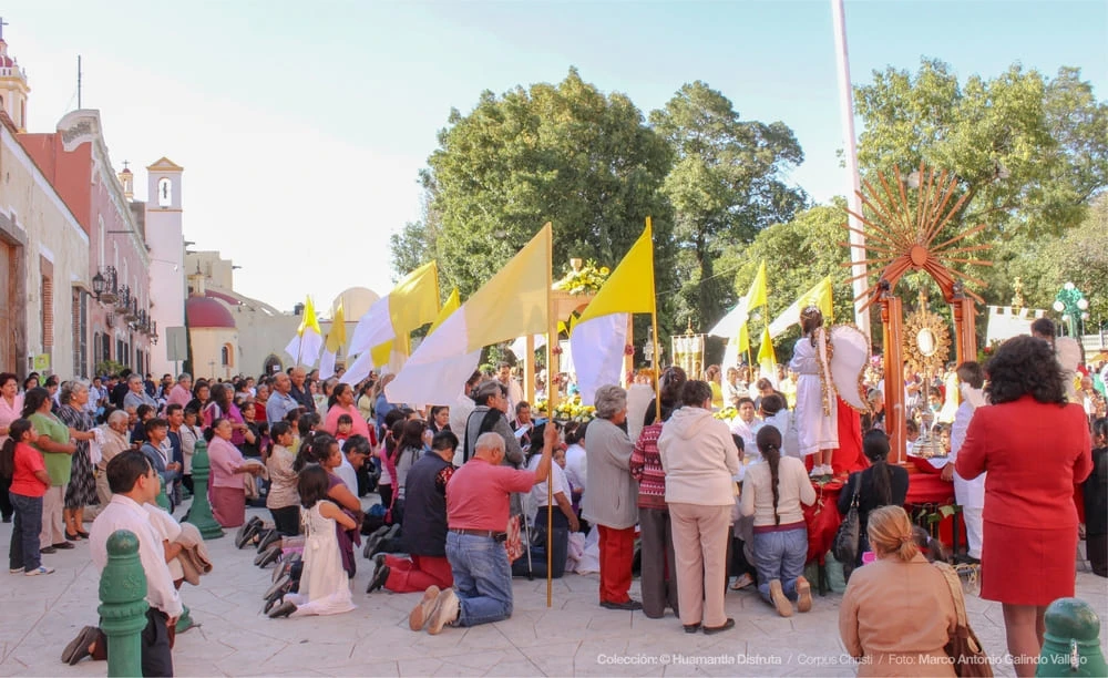 Procesión y tapetes de Corpus Christi en Huamantla