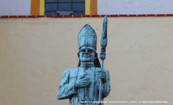 Escultura a Luis Munive y Escobar