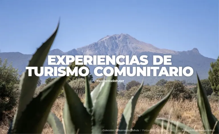 Experiencias de turismo comunitario: La Malinche al fondo con magueyes y campo en Huamantla, Tlaxcala