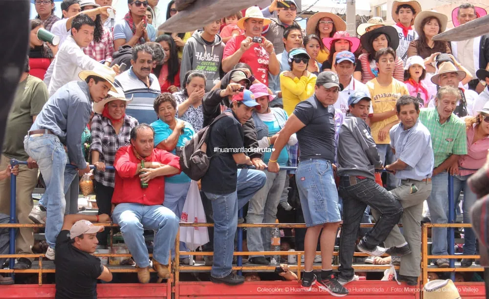 Espectadores en las gradas durante la Huamantlada | Huamantla