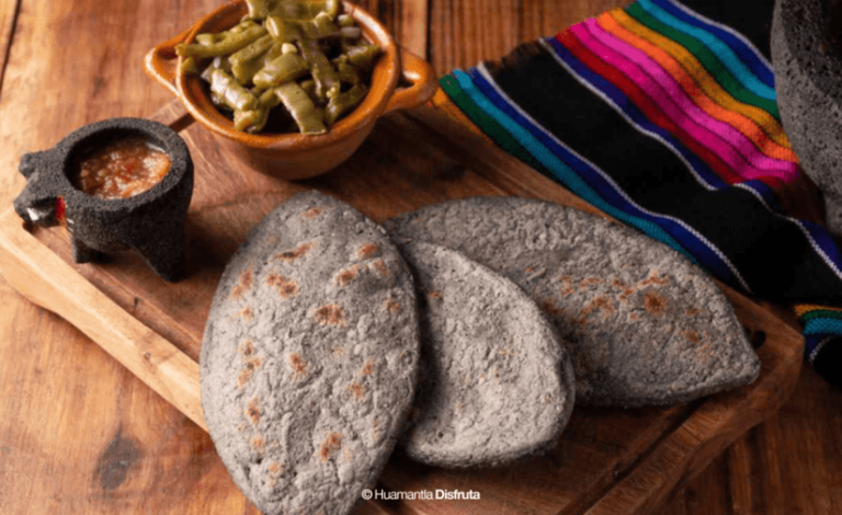Los tlacoyos, un manjar de maíz de origen prehispánico